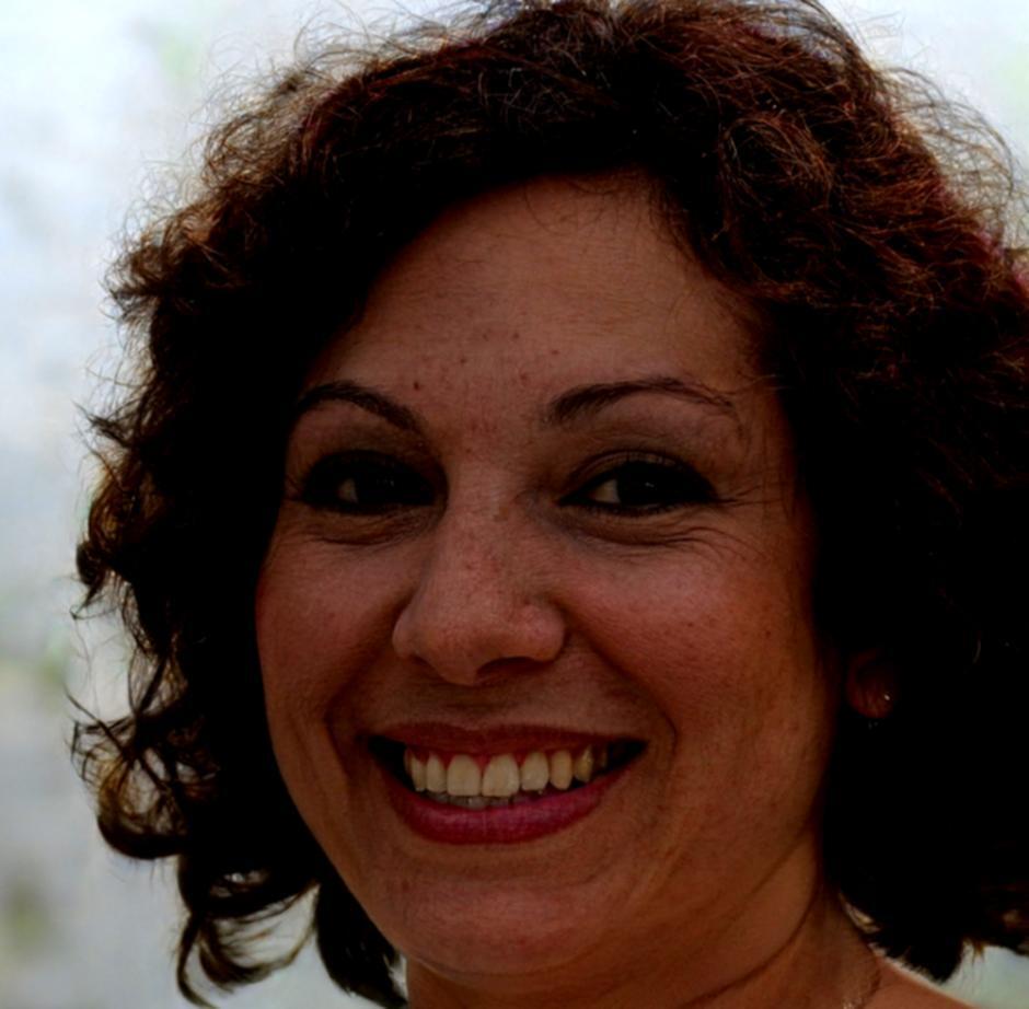 Retrato profesional de Nélida Soriano